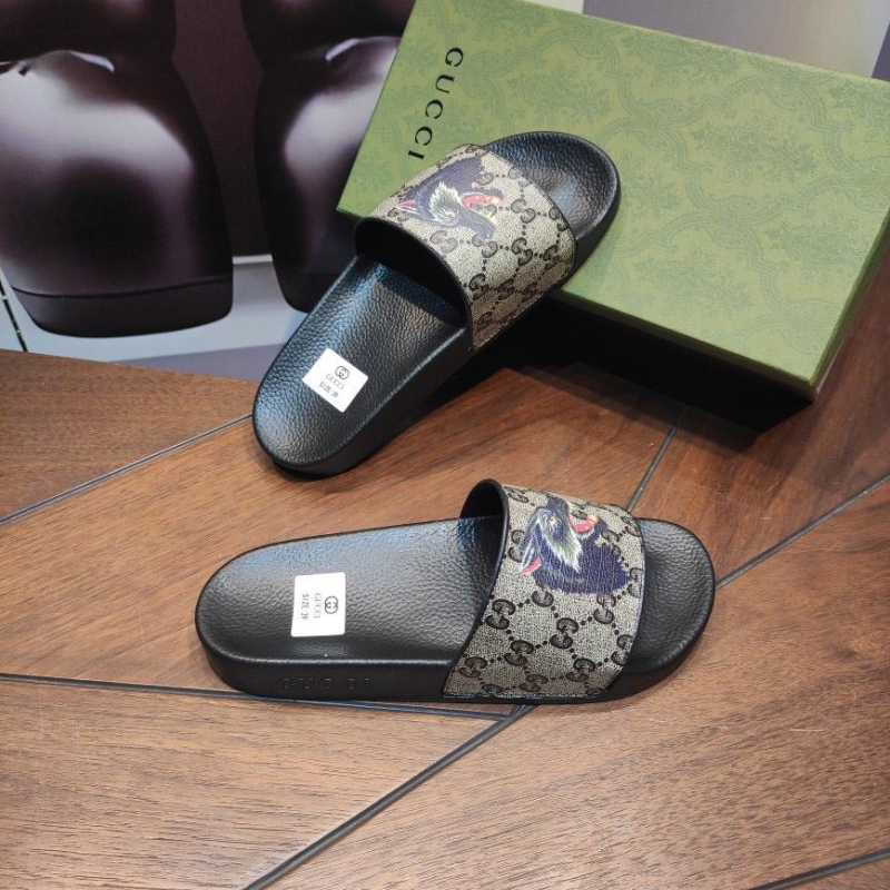 G*u*i slippers